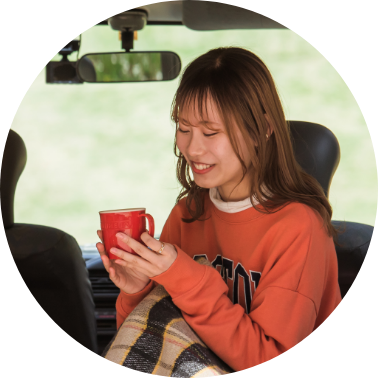 女性キャンパーの写真
